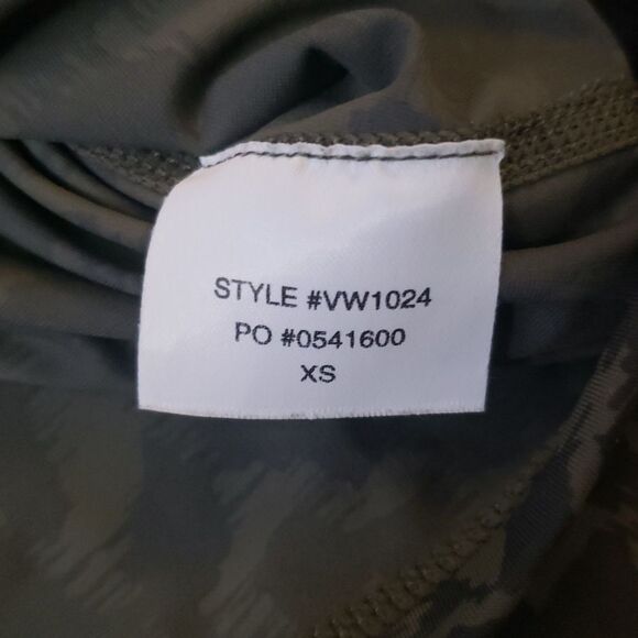 Vuori Dune Oregano Green Crop Swim Top Chic Edgy Feminine UPF 30+ Rash Guard XS - Picture 5 of 7